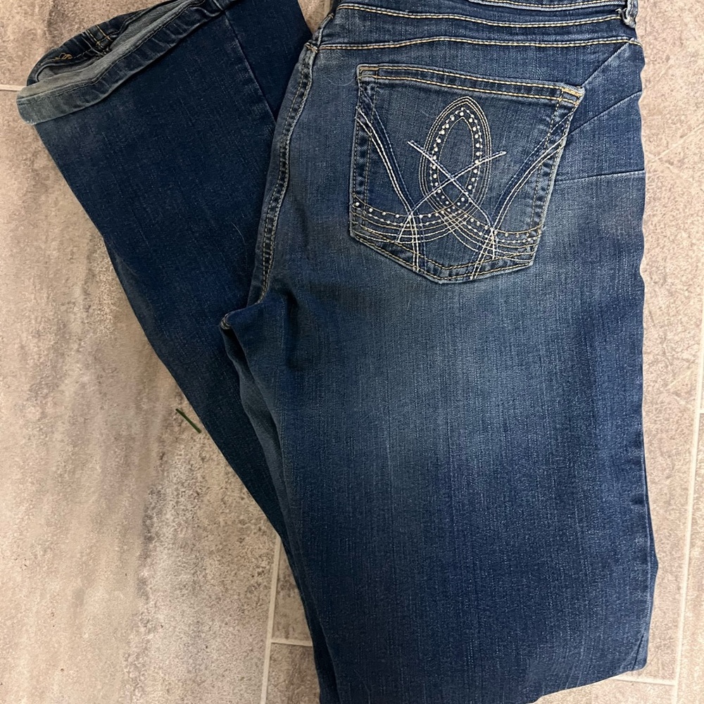Dark Blue Women’s Denim Jeans with Embroidered Back Pocket